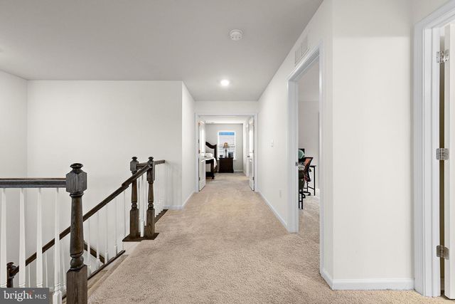 15 HOLLOWAY AVE, Manahawkin, NJ 08050