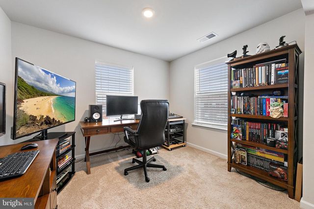 15 HOLLOWAY AVE, Manahawkin, NJ 08050