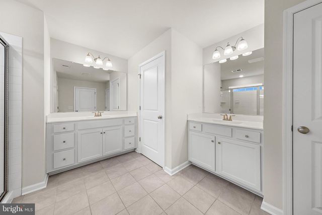 15 HOLLOWAY AVE, Manahawkin, NJ 08050