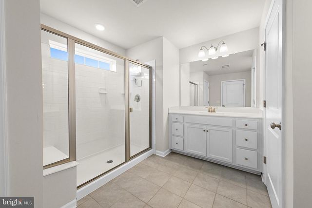 15 HOLLOWAY AVE, Manahawkin, NJ 08050