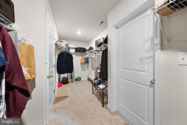 15 HOLLOWAY AVE, Manahawkin, NJ 08050