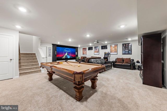 15 HOLLOWAY AVE, Manahawkin, NJ 08050