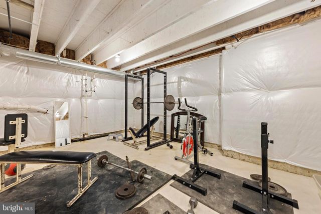 15 HOLLOWAY AVE, Manahawkin, NJ 08050