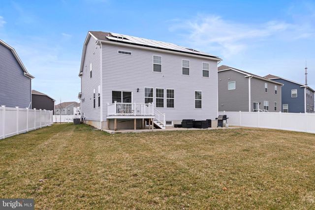 15 HOLLOWAY AVE, Manahawkin, NJ 08050