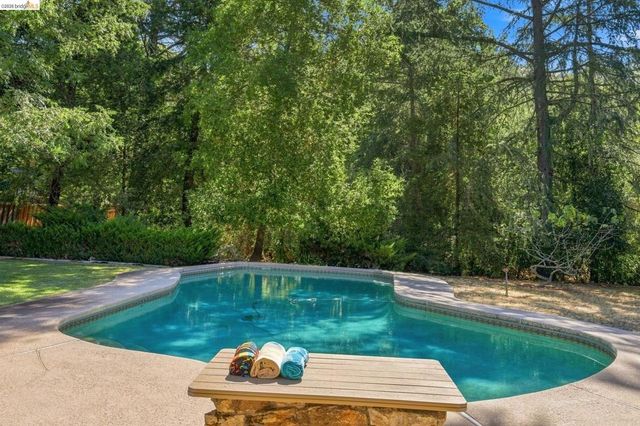 5075 Alhambra Valley Rd, Martinez, CA 94553