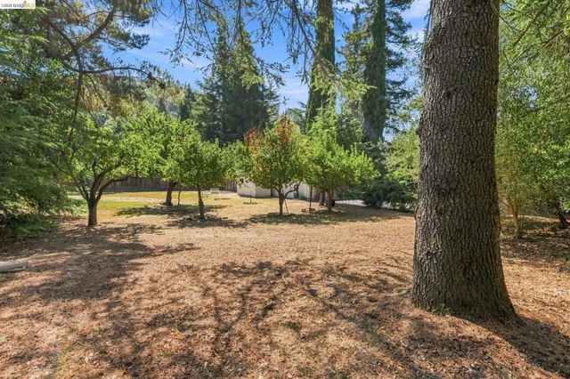 5075 Alhambra Valley Rd, Martinez, CA 94553