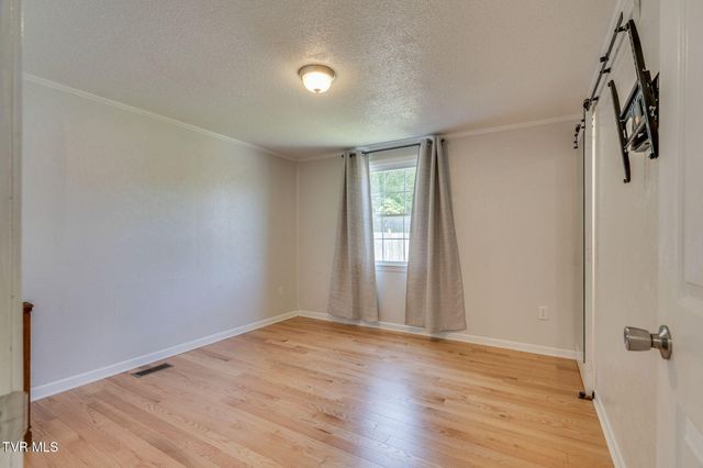 638 South Elm Avenue, Erwin, TN 37650