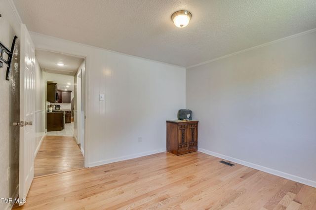 638 South Elm Avenue, Erwin, TN 37650