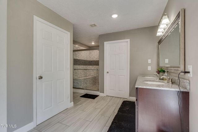 638 South Elm Avenue, Erwin, TN 37650
