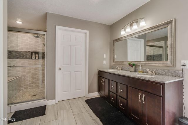 638 South Elm Avenue, Erwin, TN 37650