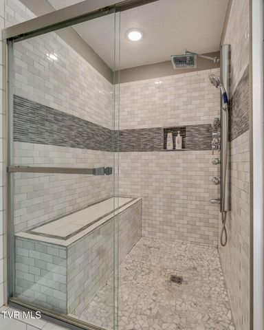 638 South Elm Avenue, Erwin, TN 37650