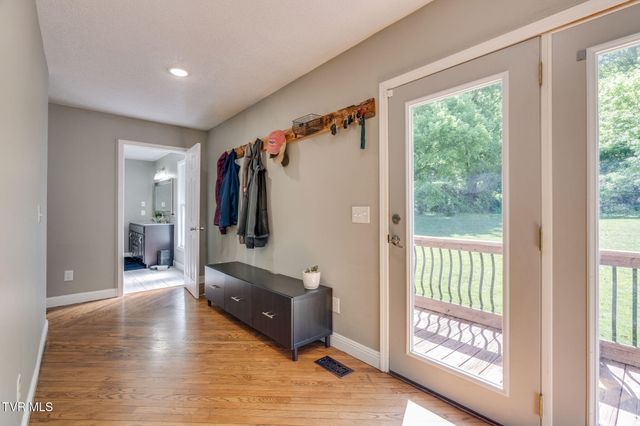 638 South Elm Avenue, Erwin, TN 37650