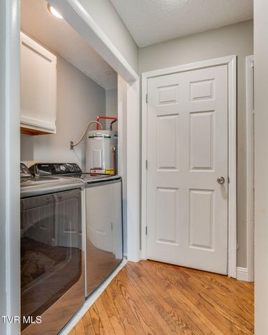 638 South Elm Avenue, Erwin, TN 37650
