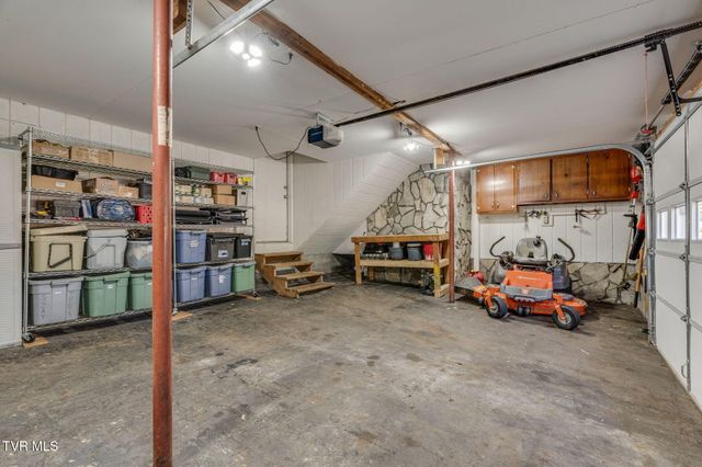 638 South Elm Avenue, Erwin, TN 37650