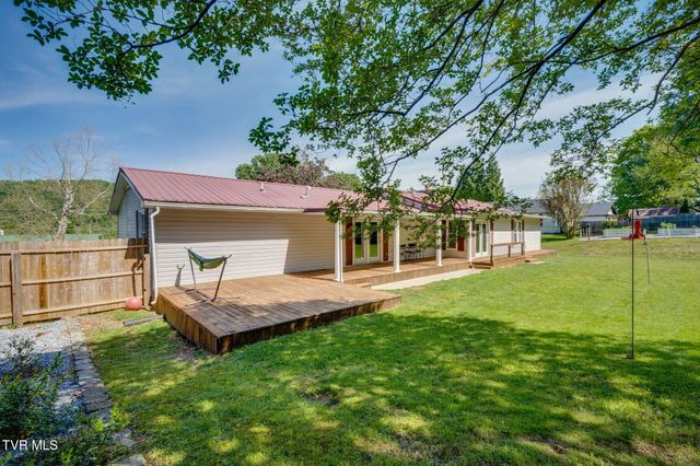 638 South Elm Avenue, Erwin, TN 37650