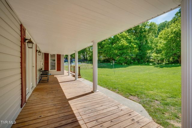 638 South Elm Avenue, Erwin, TN 37650