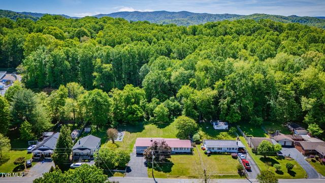 638 South Elm Avenue, Erwin, TN 37650