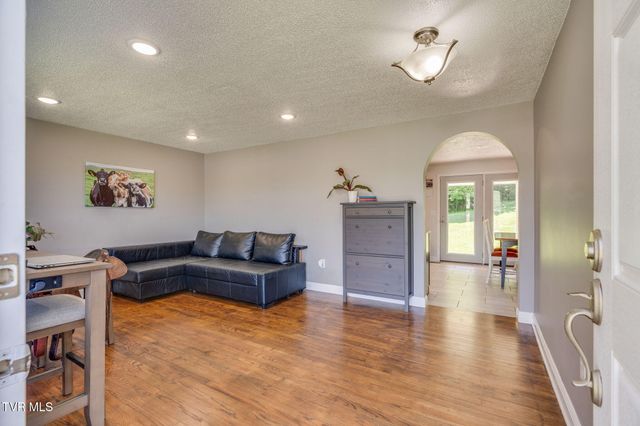 638 South Elm Avenue, Erwin, TN 37650