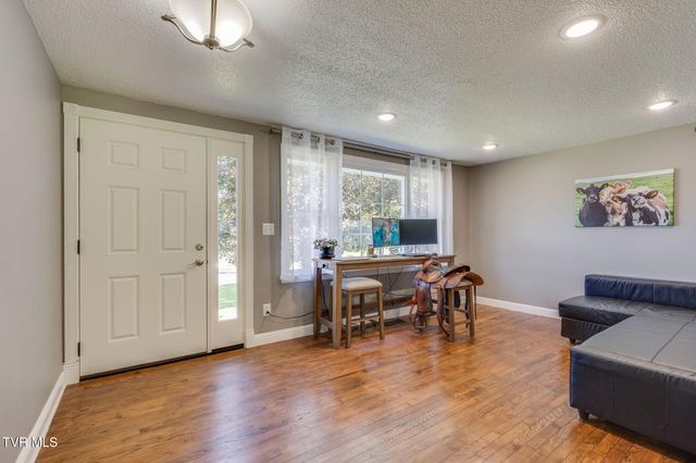 638 South Elm Avenue, Erwin, TN 37650