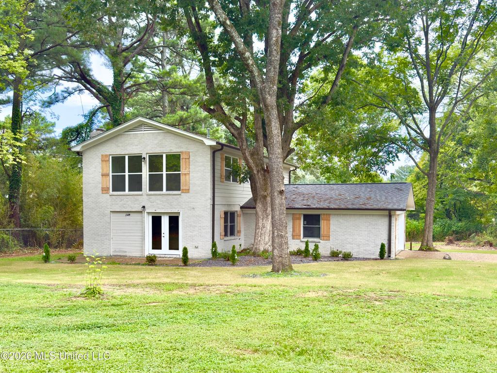 7325 S Shahkoka Drive, Olive Branch, MS 38654 — exterior