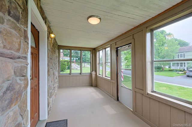 1 CHESTNUT Street, Cornwall, NY 12518