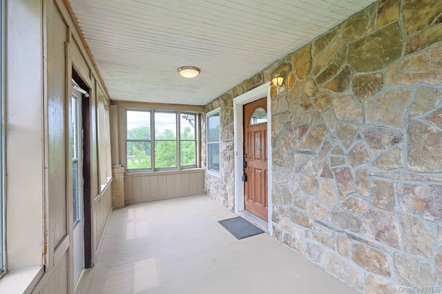1 CHESTNUT Street, Cornwall, NY 12518