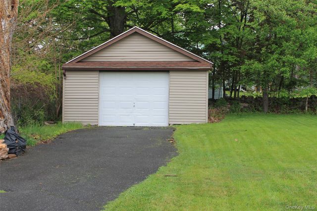 1 CHESTNUT Street, Cornwall, NY 12518