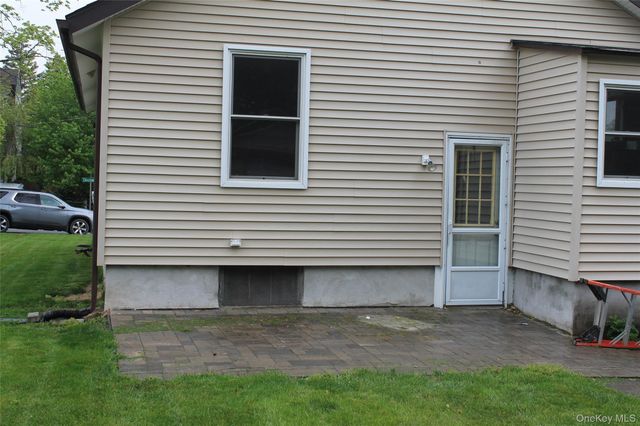 1 CHESTNUT Street, Cornwall, NY 12518