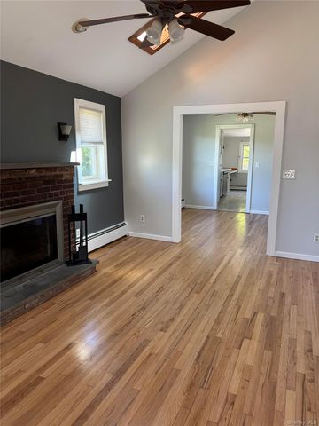 1 CHESTNUT Street, Cornwall, NY 12518