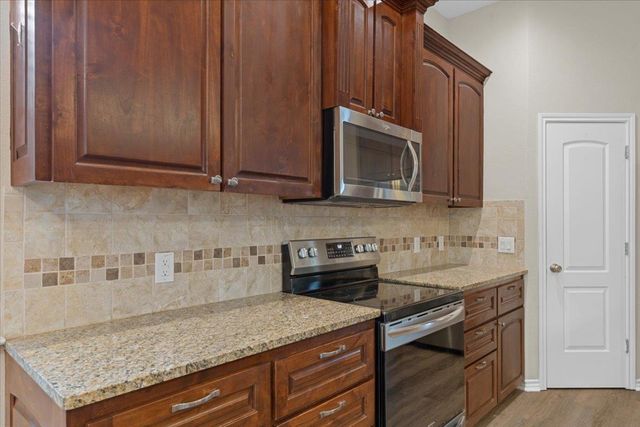 163 Puu Waa Waa LN, Bastrop, TX 78602