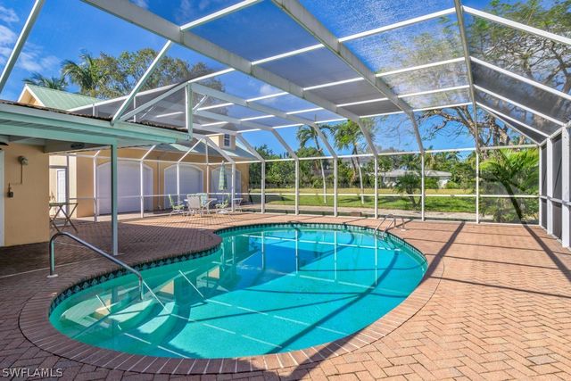 737 Mooring Line DR, Naples, FL 34102