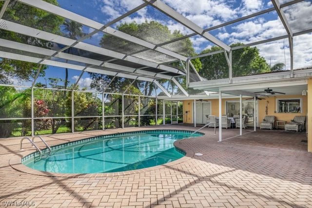 737 Mooring Line DR, Naples, FL 34102