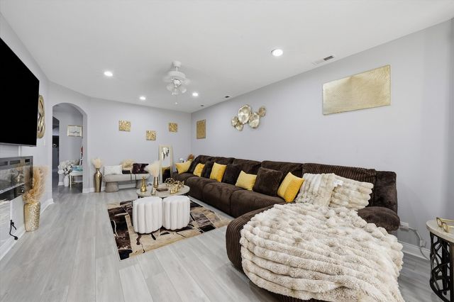 4344 W Lexington Street, Chicago, IL 60623