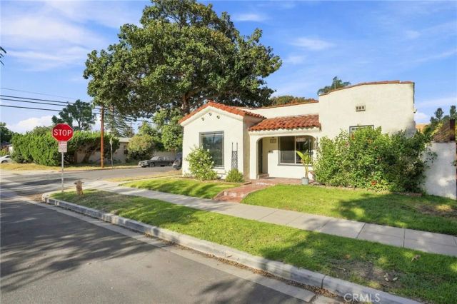 2390 Oregon, Long Beach, CA 90806