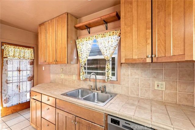 2390 Oregon, Long Beach, CA 90806