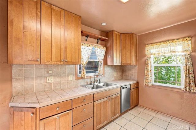 2390 Oregon, Long Beach, CA 90806