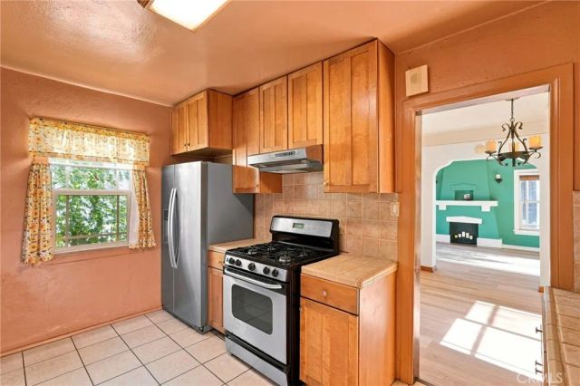 2390 Oregon, Long Beach, CA 90806