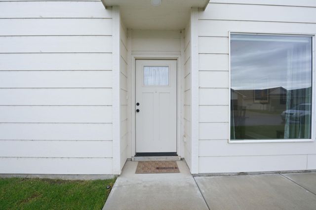 5428 N Sandkey, Wichita, KS 67204