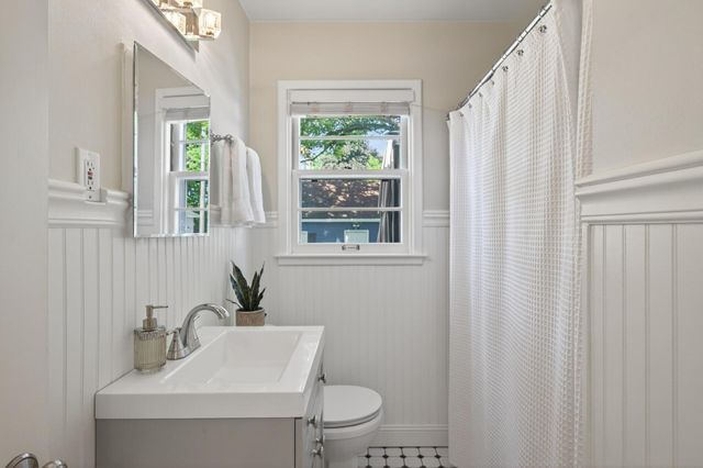 5933 York Avenue S, Edina, MN 55410