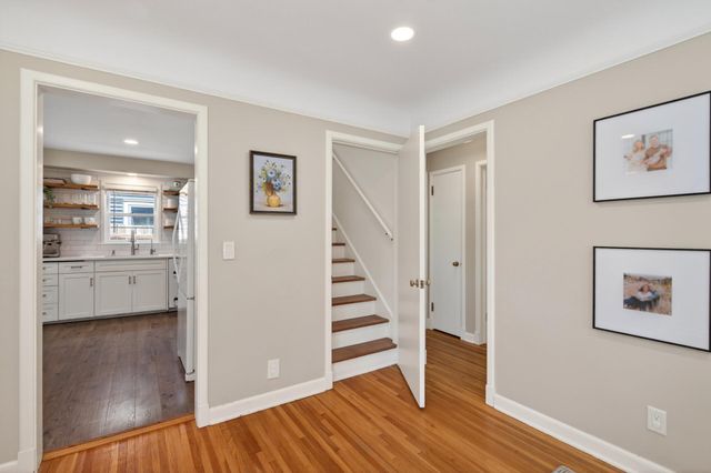 5933 York Avenue S, Edina, MN 55410