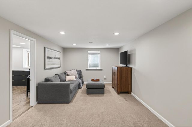 5933 York Avenue S, Edina, MN 55410
