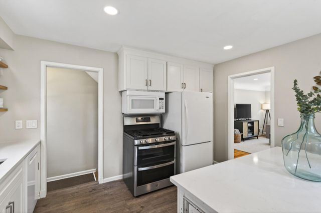 5933 York Avenue S, Edina, MN 55410