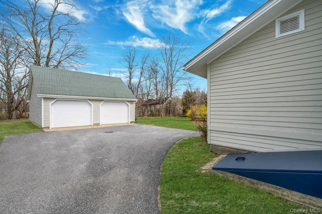 1450 Wickham Avenue, Mattituck, NY 11952