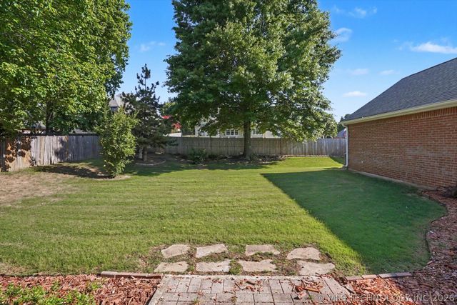 1629 E 124th Street S, Jenks, OK 74037