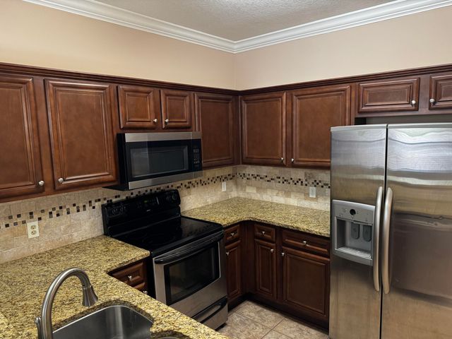 2176 Hadleigh Hills Court, Navarre, FL 32566