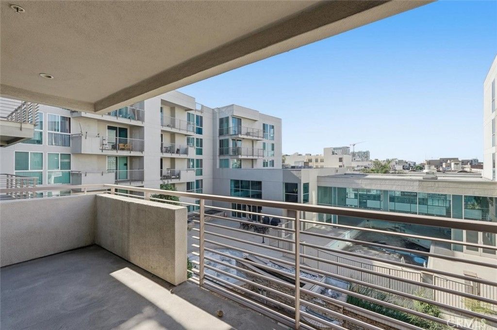 267 S San Pedro 315, Los Angeles, CA 90012 — exterior