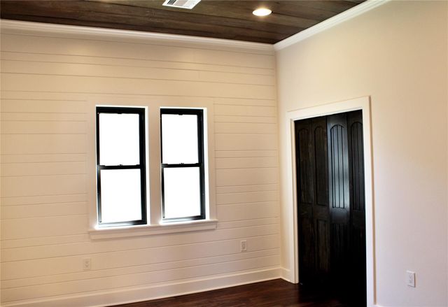 678 Colorado Street, Glidden, TX 78943