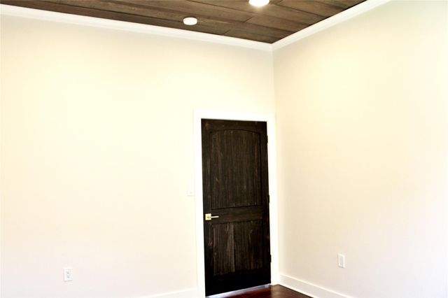 678 Colorado Street, Glidden, TX 78943