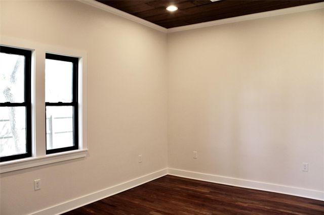 678 Colorado Street, Glidden, TX 78943