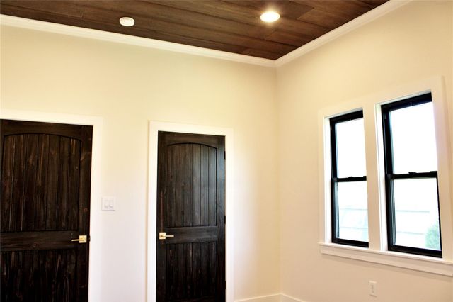 678 Colorado Street, Glidden, TX 78943